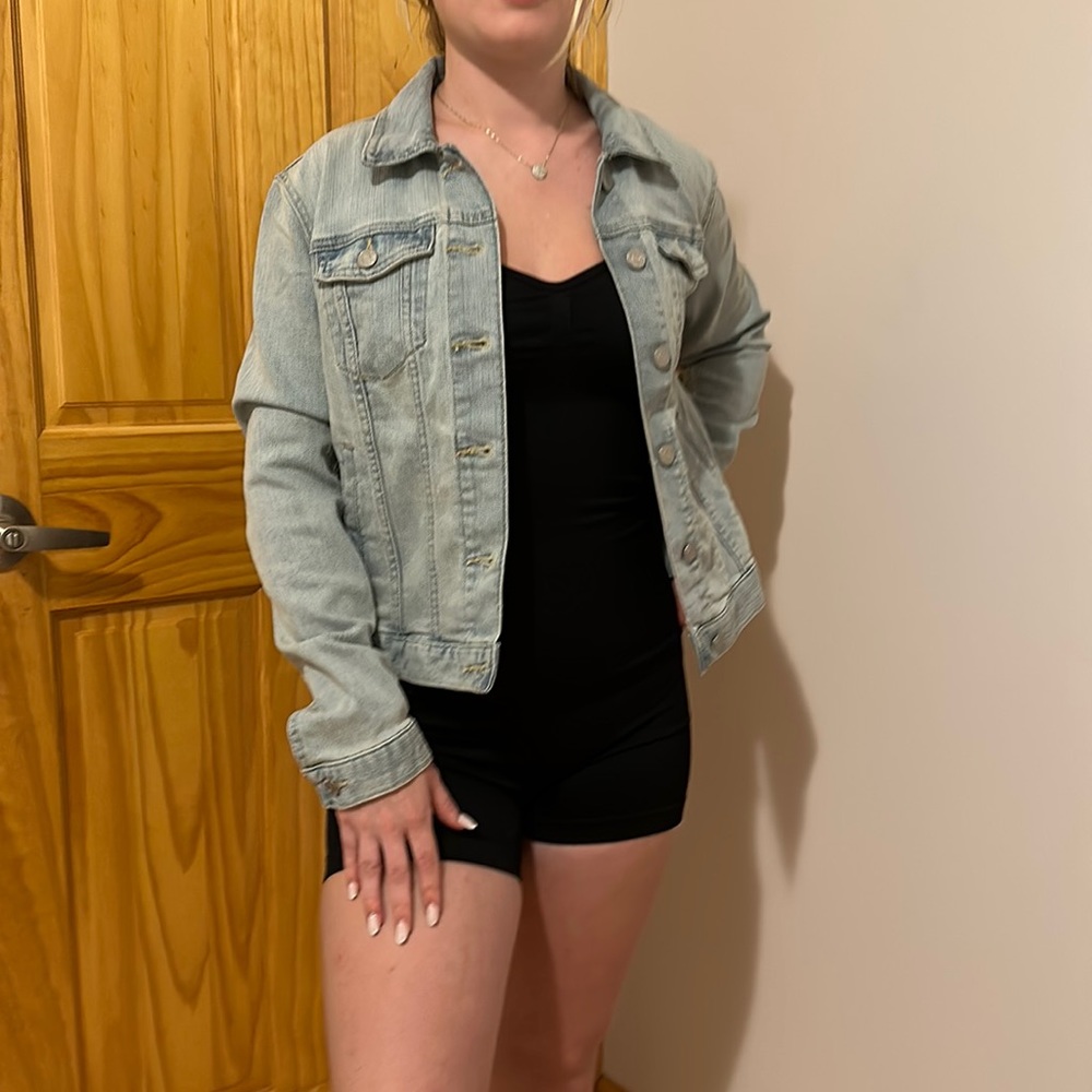 Banana rebulic XS light washed Jean jacket.